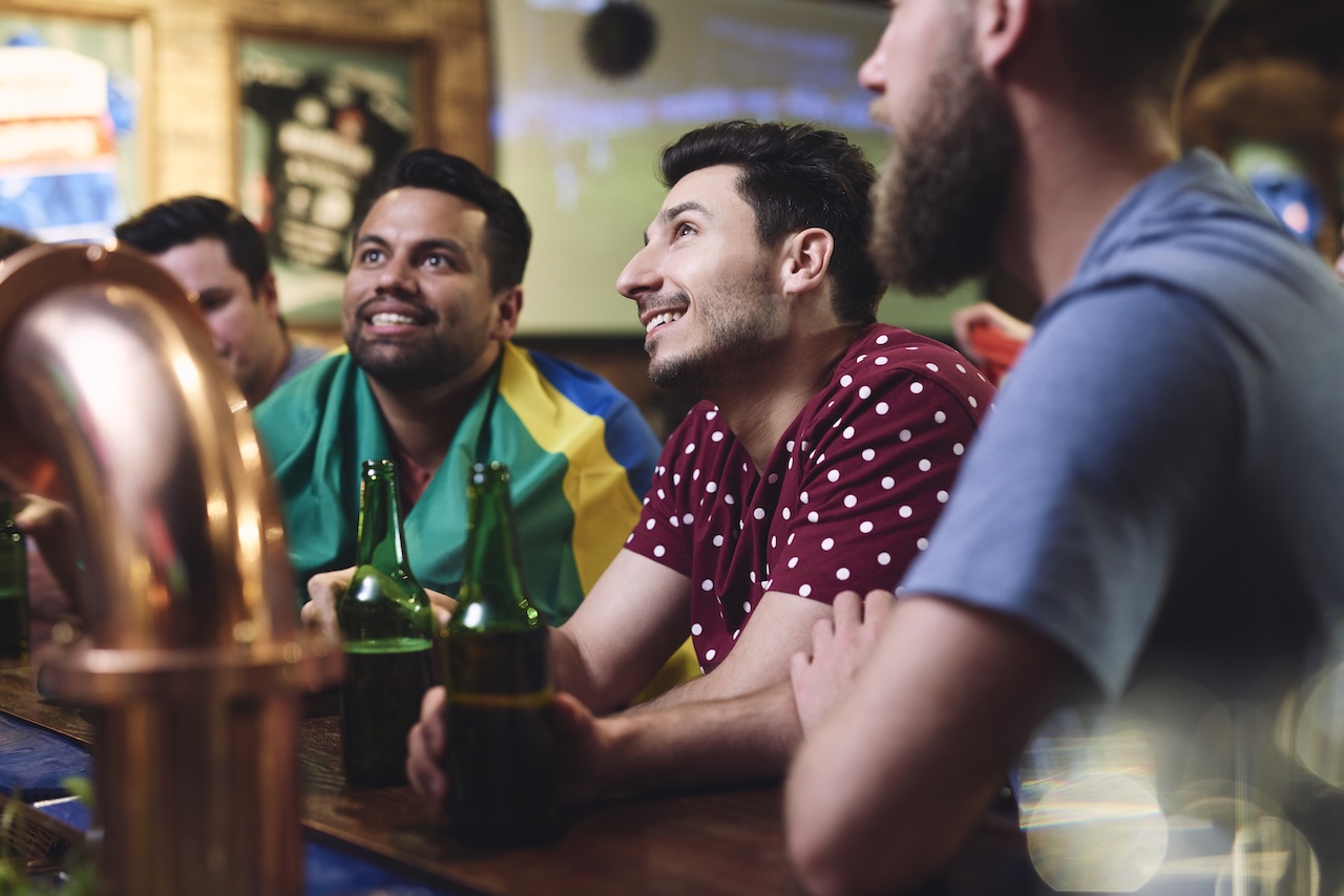 How to Host the Perfect Pub Quiz Trivia Night with Buzz Controllers