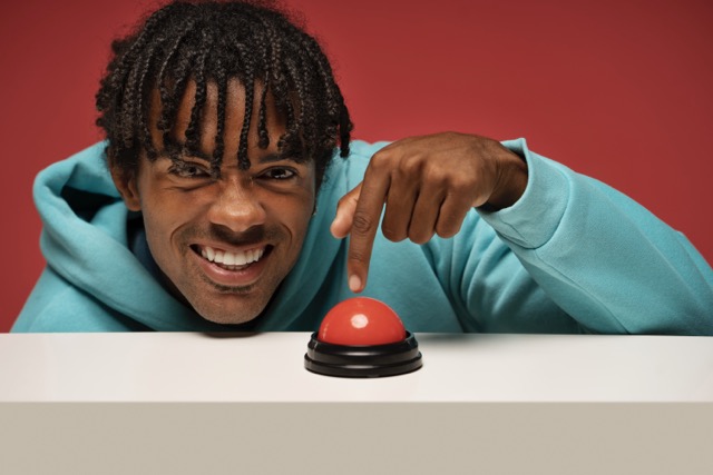 Best Quiz Software with Buzzers: Create Professional Trivia Games